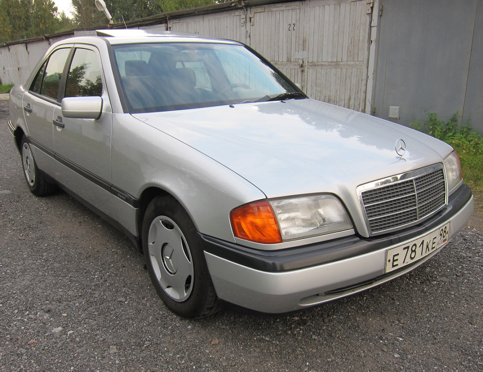 Год выпуска 1994. Mercedes Benz 1994. Мерседес c 1994. Мерседес 1994 года. Мерседес s220 1994.