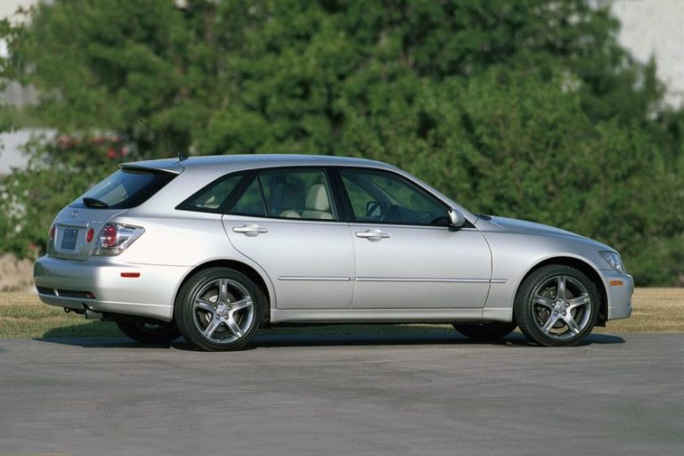 Lexus is 300 2003