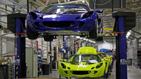 120307-final-assembly-at-lotus-cars-factory-hethel-norfolk-credit-brian-snelson-from-flickr-560x315