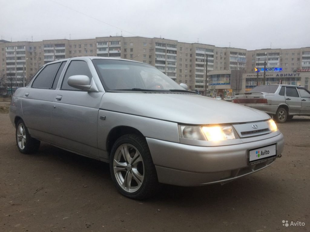 lada premier